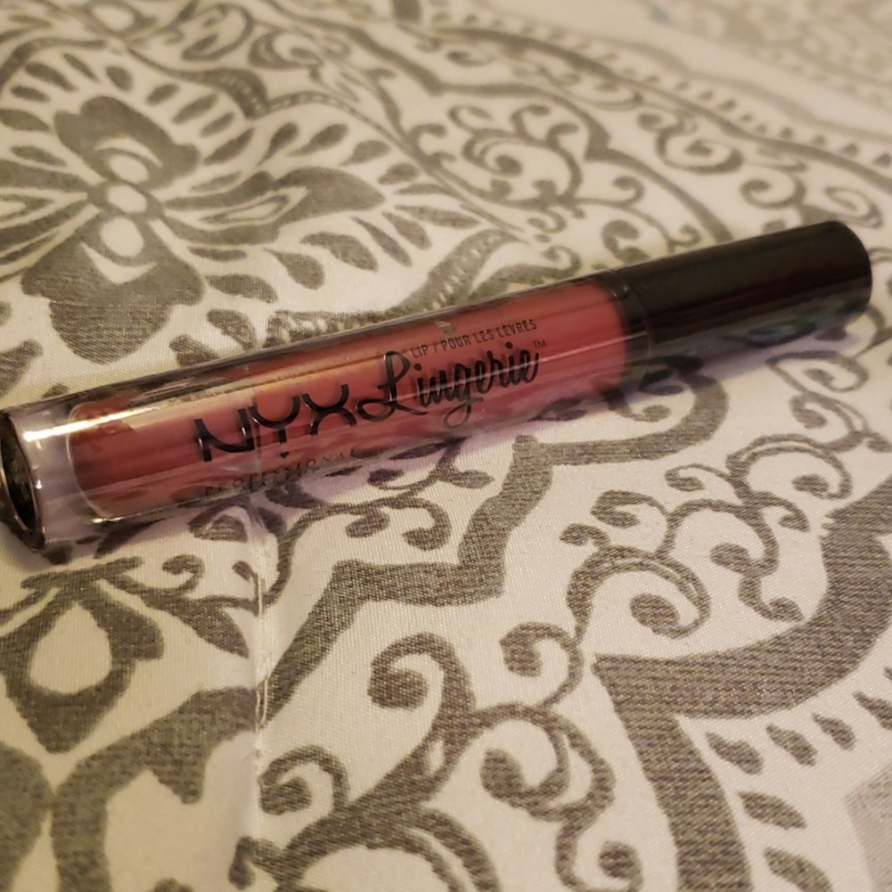 NYX lipstick